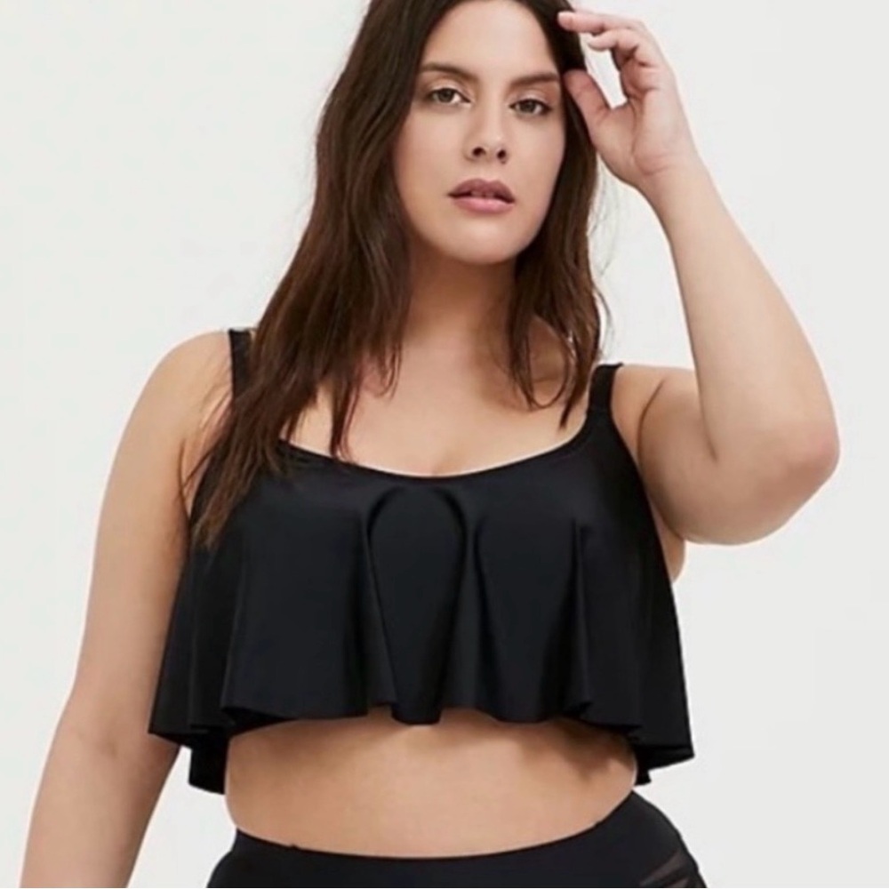 Torrid Black Wireless Straight Flounce Bikini Top